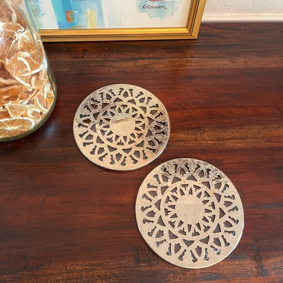 Vintage Brass and Silver Silver Plated Etched Floral Scroll-work Pattern Lot (5) - Picture 4 of 16